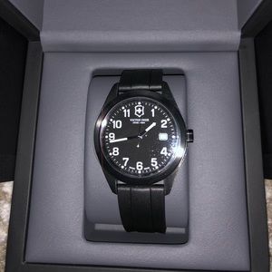 Vicrorinox Swiss Garrison Watch Black